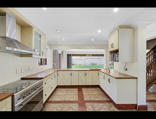 4 BEDROOM HOUSE FOR SALE IN DOUGLASDALE